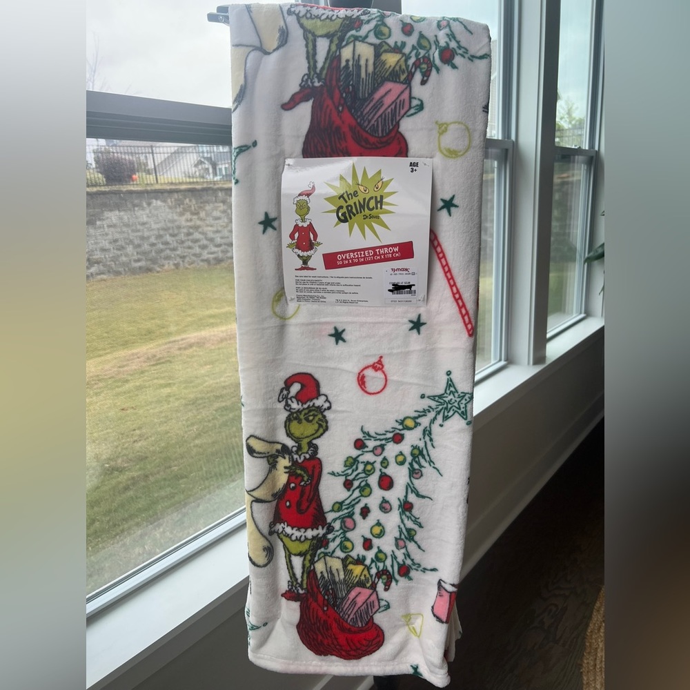 NEW The Grinch Holiday Plush Throw Blanket Christmas Oversized TikTok 50x70